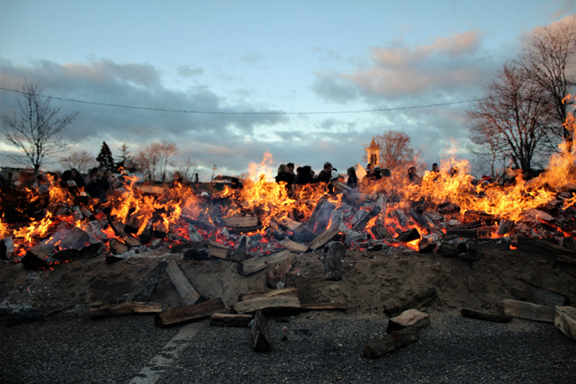 The Riverhead Business Improvement District's Holiday Bonfire Saturday evening. (Credit: Elizabeth Wagner)