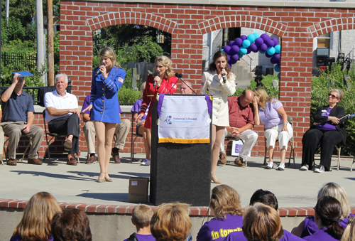CARRIE MILLER PHOTO | NY USO Troupe performed for the crowd at the 2nd Annual Riverhead Walk for Alzheimer’s & Clambake