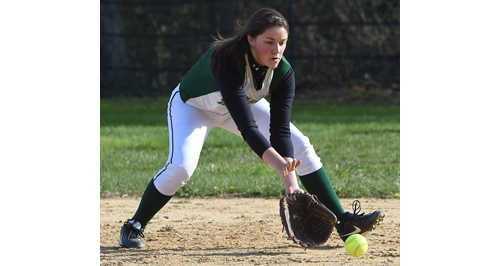 Bishop McGann-Mercy first baseman Jackie Zaweski fielding a ground ball for an out. (Credit: Robert O'Rourk)