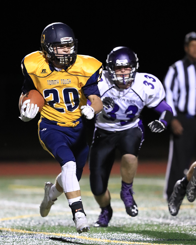 Shoreham-Wading River junior Kyle Boden scores the Wildcats' final touchdown. (Credit: Daniel De Mato)