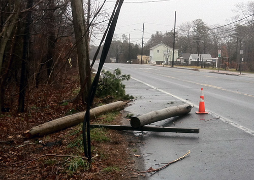 DWI driver crashes into pole on Flanders Road
