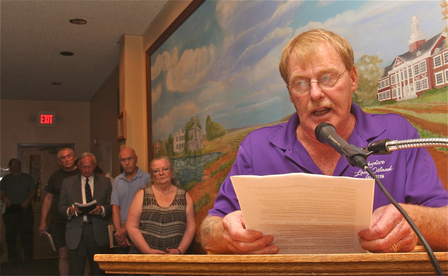 Ray Maynard of Skydive Long Island at last night's Town Board meeting. (Credit: Barbaraellen Koch)