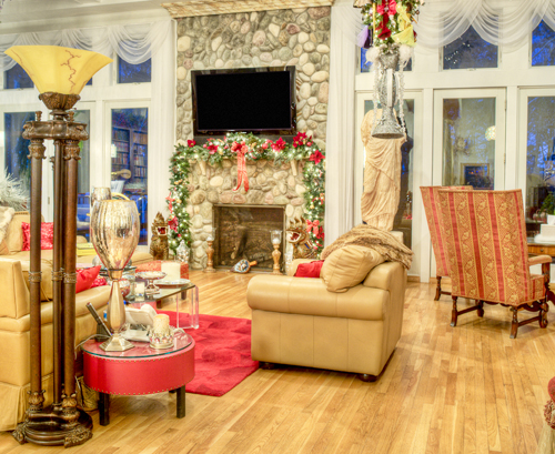 BARBARAELLEN KOCH PHOTO | Dhonna Goodale's great room in Flanders all decorated for Christmas in 2011. TLC, Cablevision, Dhonna Goodale