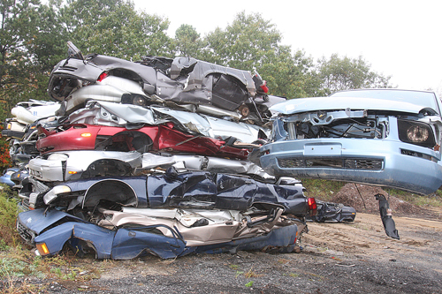 Mid Island Auto Wreckers. (Credit: Barbaraellen Koch)