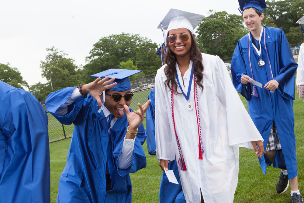 Riverhead_Grad_04