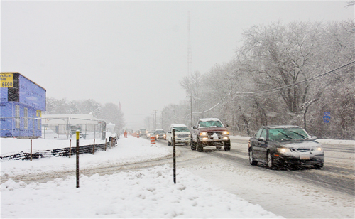 Traffic heading west on Route 58 near Northville Turnpike. (Barbaraellen Koch photo)