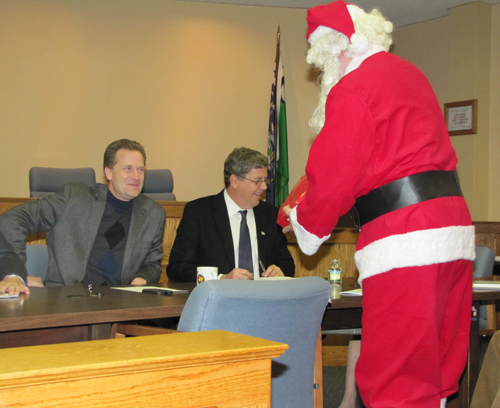 TIM GANNON PHOTO | Santa made a stop in Town Hall on Thursday. TIM GANNON PHOTO | Santa made a stop in Town Hall on Thursday.