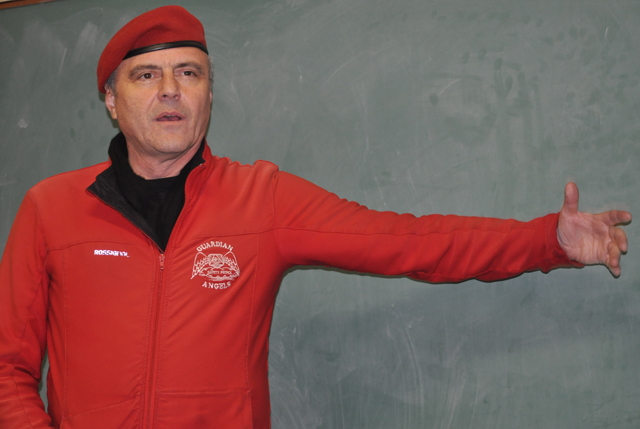 Curtis Sliwa at a meeting in Greenport last November. (Credit: Jen Nuzzo)