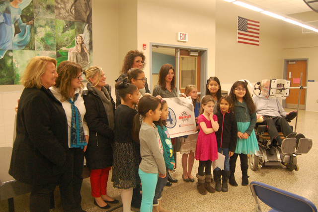 Phillips Avenue Elementary School students with Chris Pendergast after receiving the silver banner (Credit: Nicole Smith).