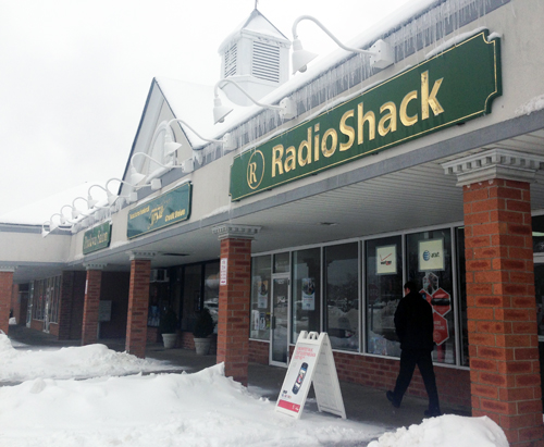 JOSEPH PINCIARIO PHOTO | The Radio Shack in the King Kullen shopping center Wednesday.
