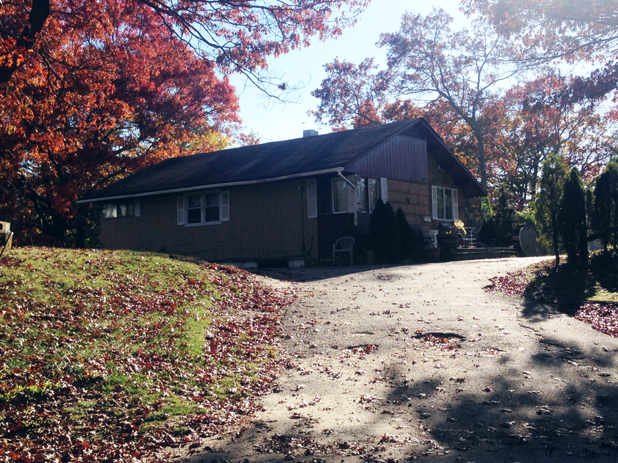 Cops executed a search warrant at this Pine Court property in Northampton on Friday. (Credit: Paul Squire)