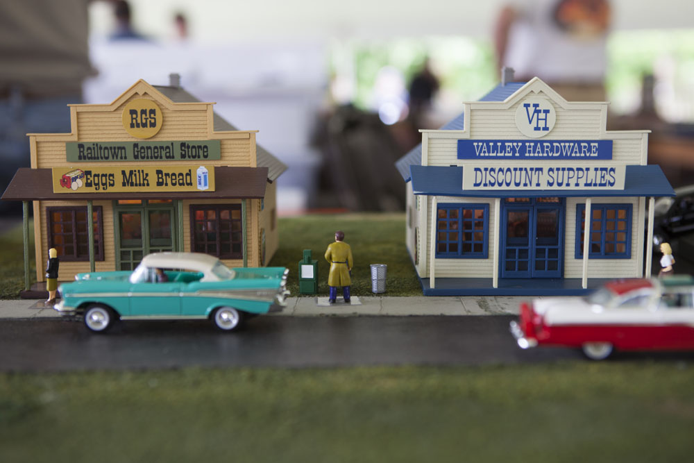 Detail of Peter Miller's O Scale display. (Credit: Katharine Schroeder)