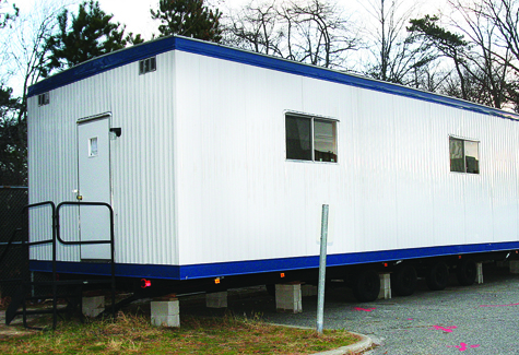 R092409_trailer1_BE_BW.jpg
