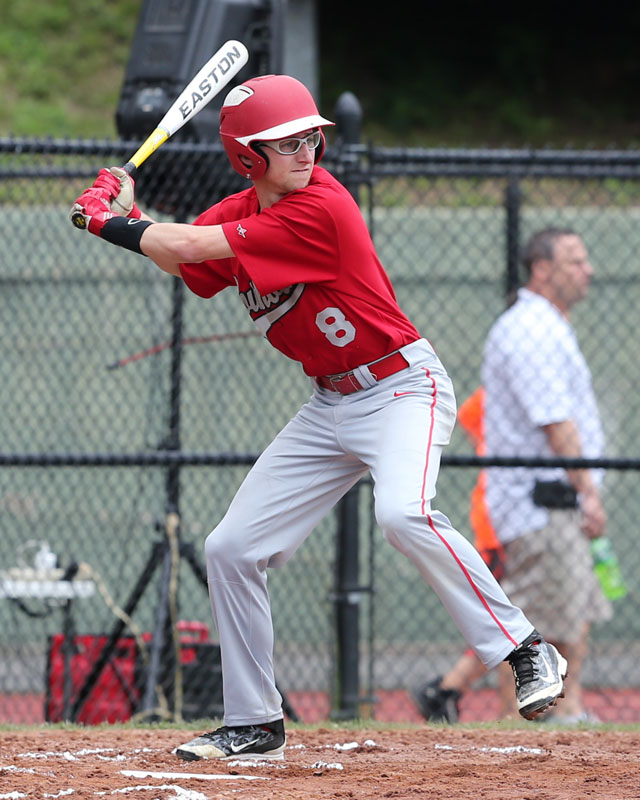 Shayne Johnson batting in the first inning. (Credit: Daniel De Mato)
