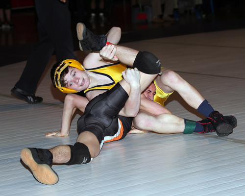 TJ Beebe of Mattituck was defeated by Dom Mazzella of Babylon in the 113-pound weight class. (Photo credit: Daniel De Mato)Brian Pelan of Mattituck defeated Jeremiah Shaw of Smithtown Christian in the 132-pound weight class. (Photo credit: Daniel De Mato)