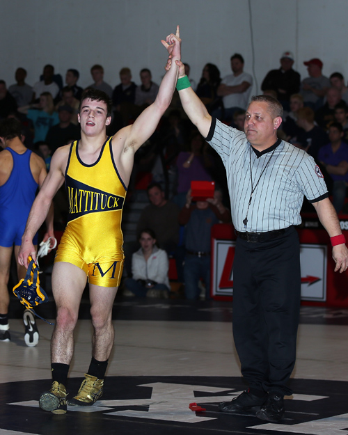 Brian Pelan of Mattituck defeated Jeremiah Shaw of Smithtown Christian in the 132-pound weight class. (Photo credit: Daniel De Mato)