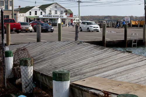 storm_dock_Greenport