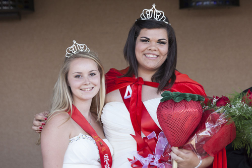 Last year's queen Leah LaFreniere (left) with the new queen, Jasmine Clasing of Southold. (Credit: Katharine Schroeder)